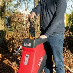 WALTER WERKZEUGE <p>WALTER Gartenhäcksler 2400 W, 230V, Fangsack 45L -Häcksler Verkäufe 18741829 5